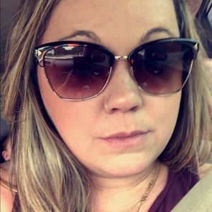 Meet your Posher, Candace